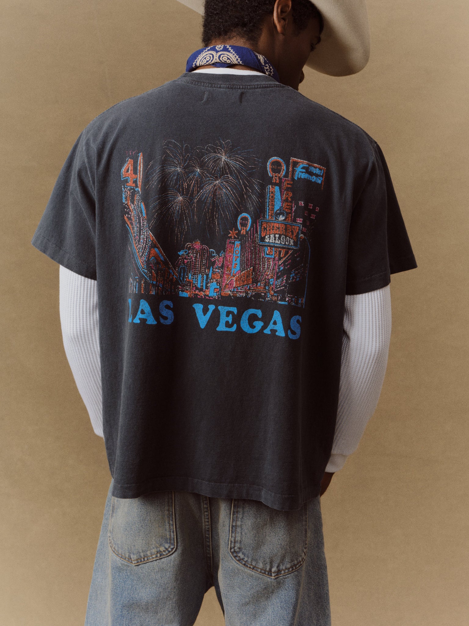 Las Vegas Boxy Pocket T-Shirt (Vintage Black) – CHERRY LA