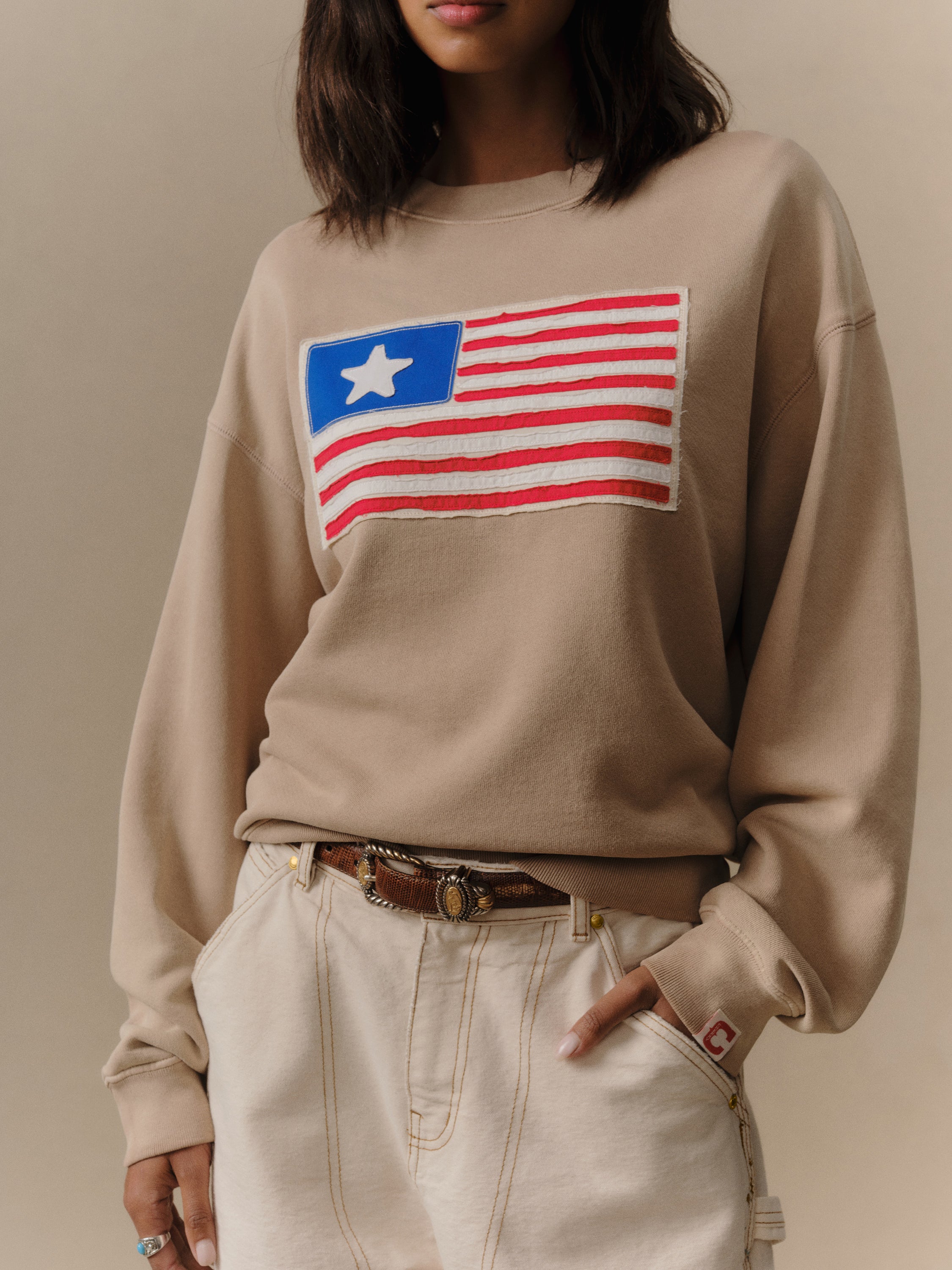 1 Star Crewneck (Desert Tan)