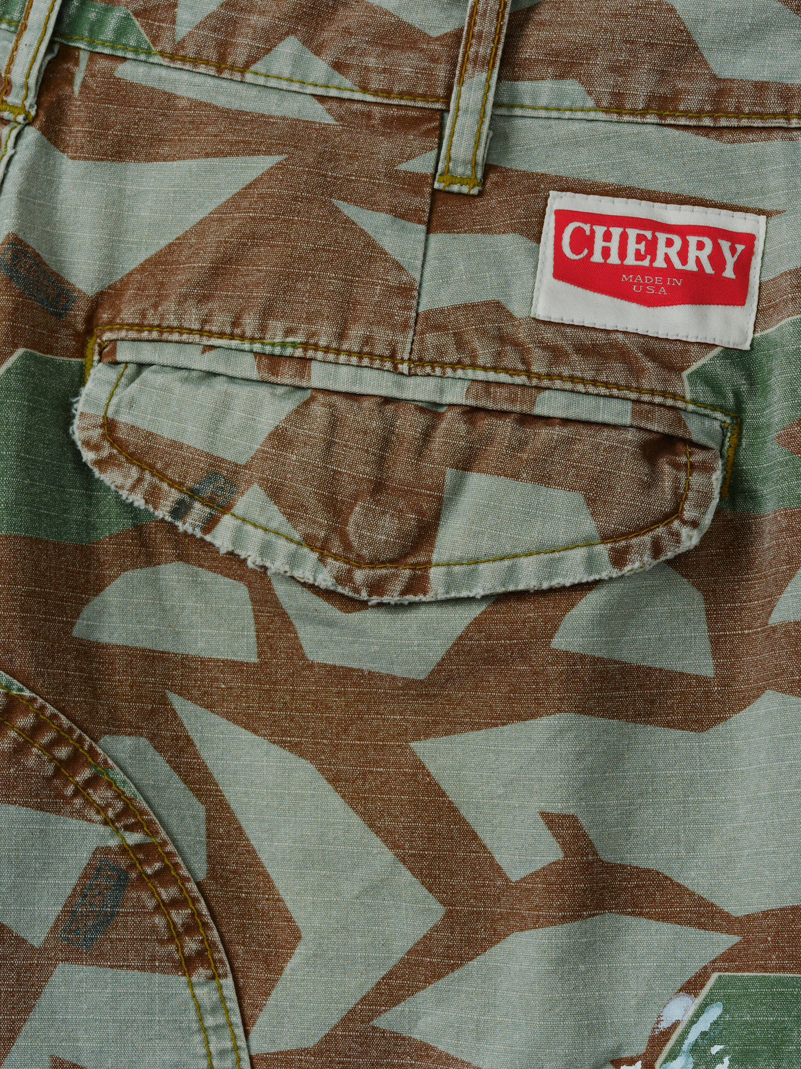 Wide Leg Cargo Shorts (Broken Glass)