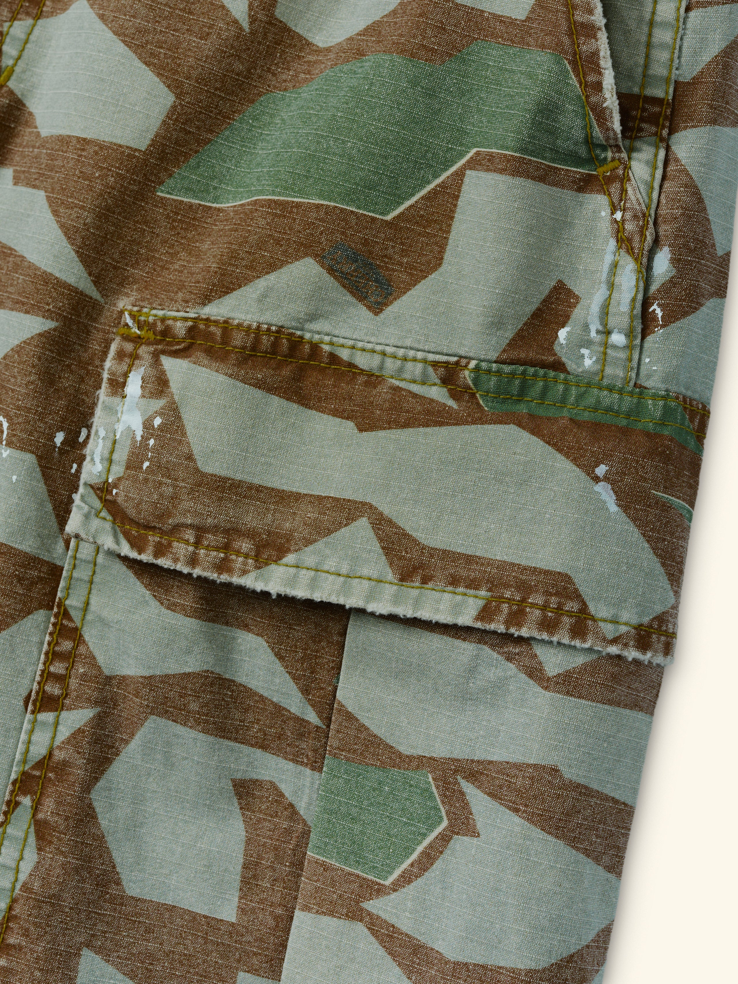 Wide Leg Cargo Shorts (Broken Glass)