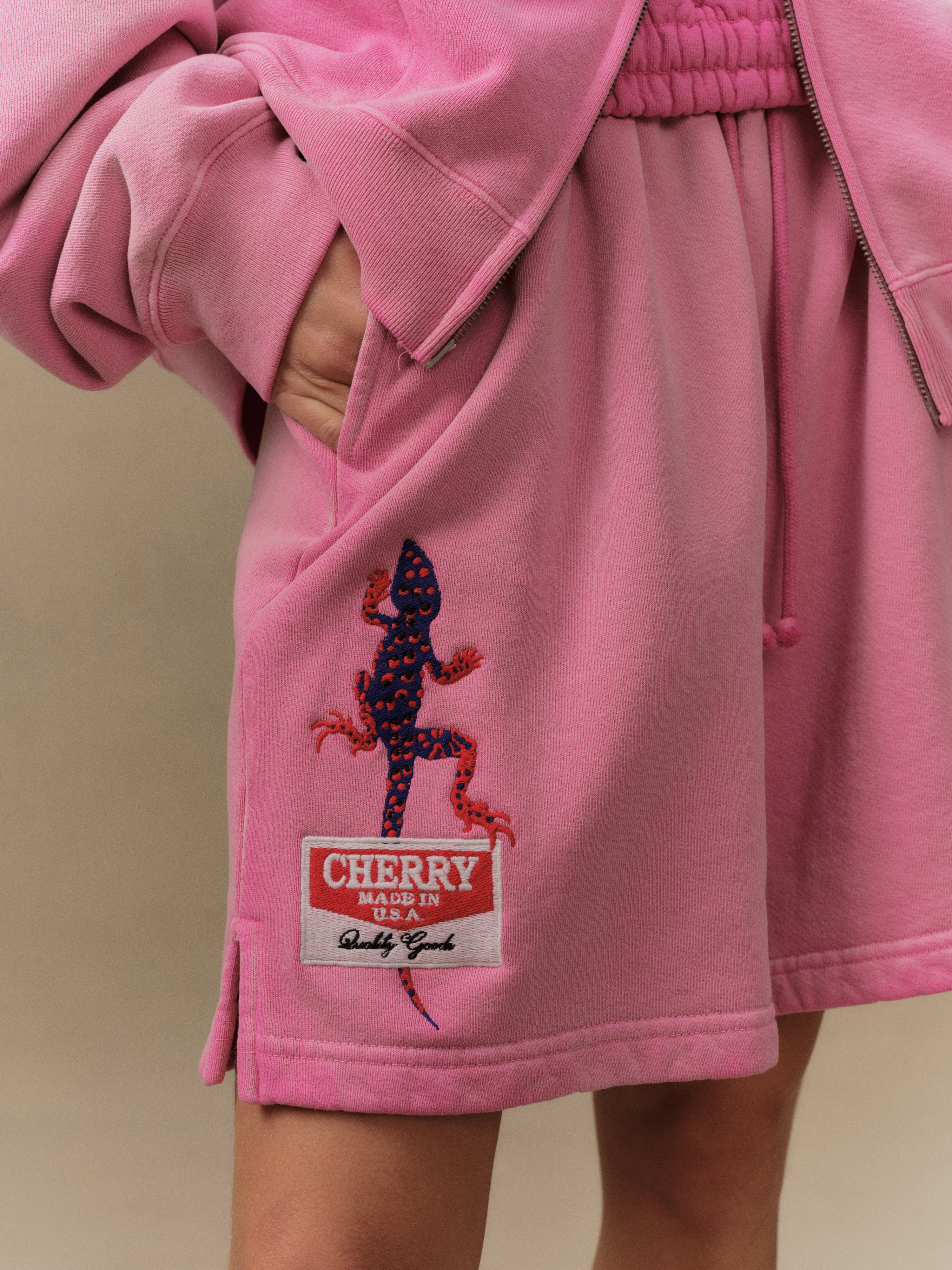 Gecko Sweatshorts (Fuchsia)