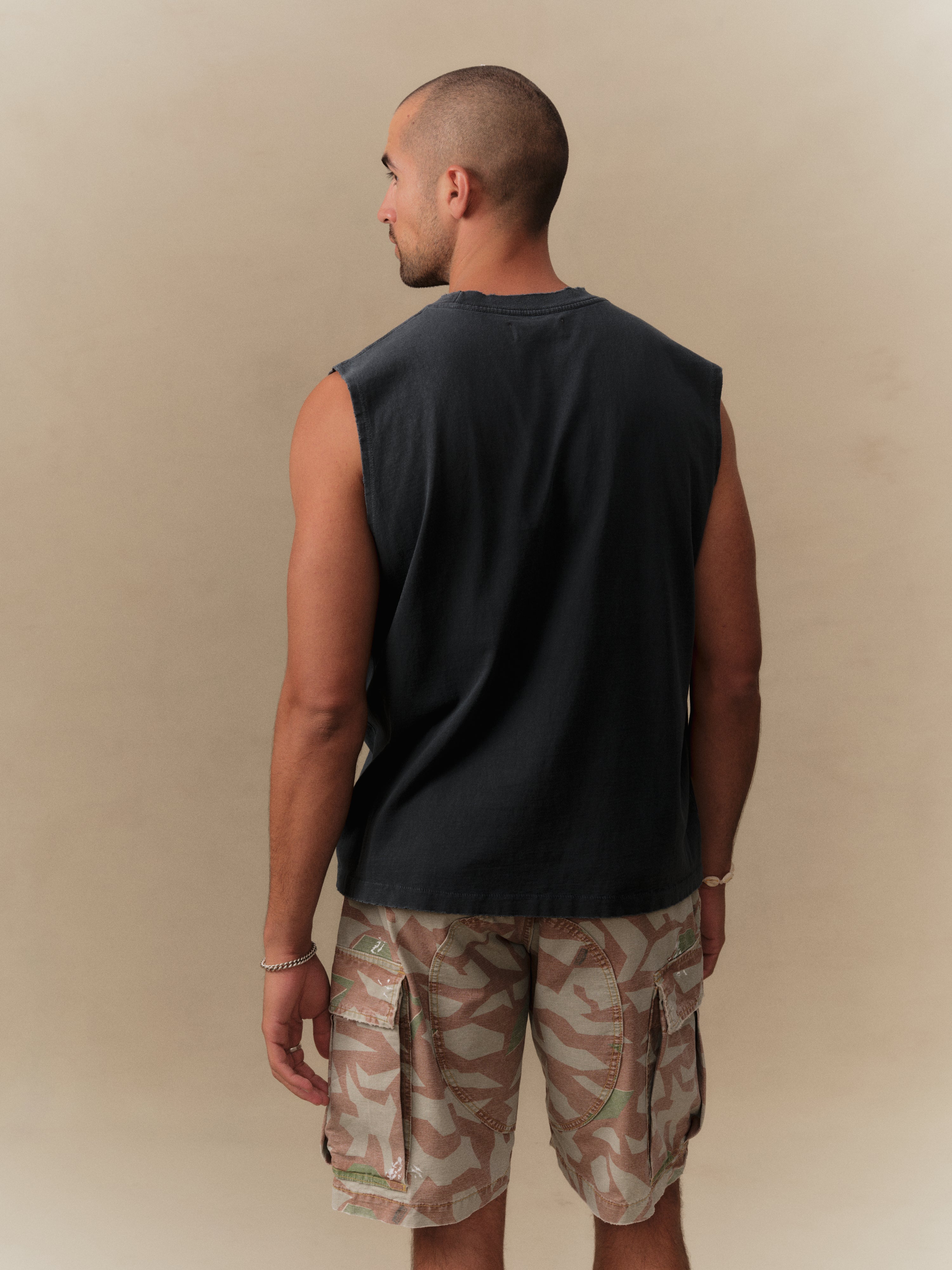 Chevron Logo Running Shirt (Vintage Black)