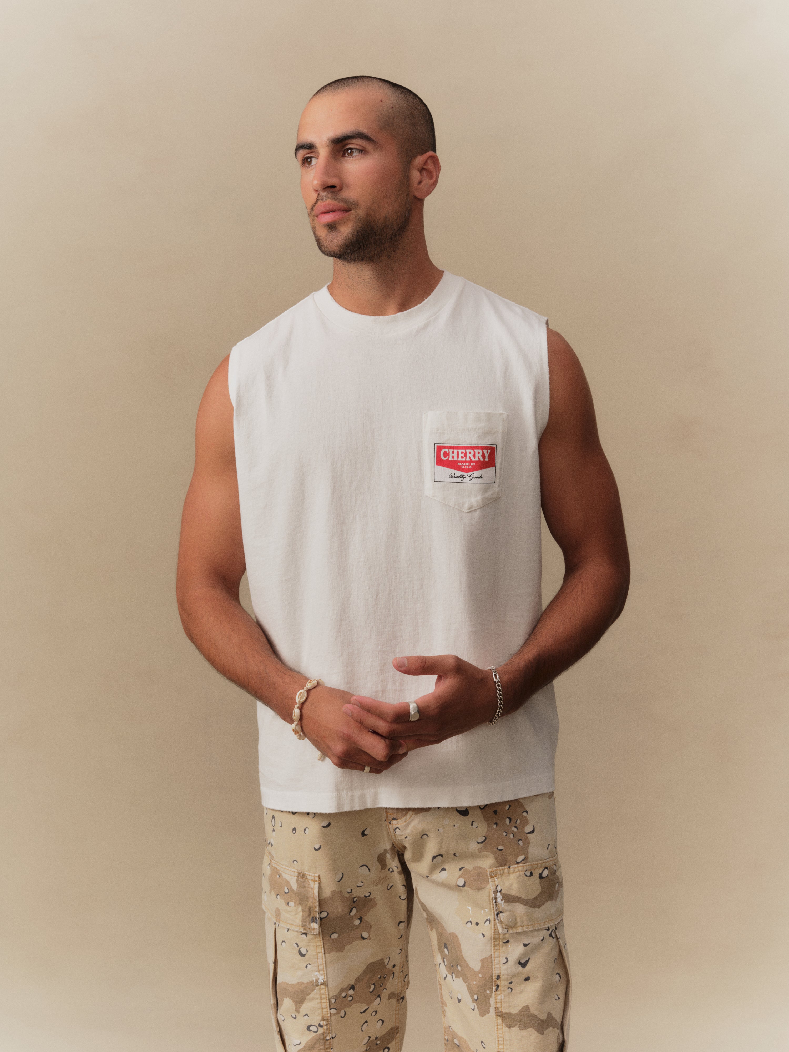 Chevron Logo Running Shirt (Vintage White)