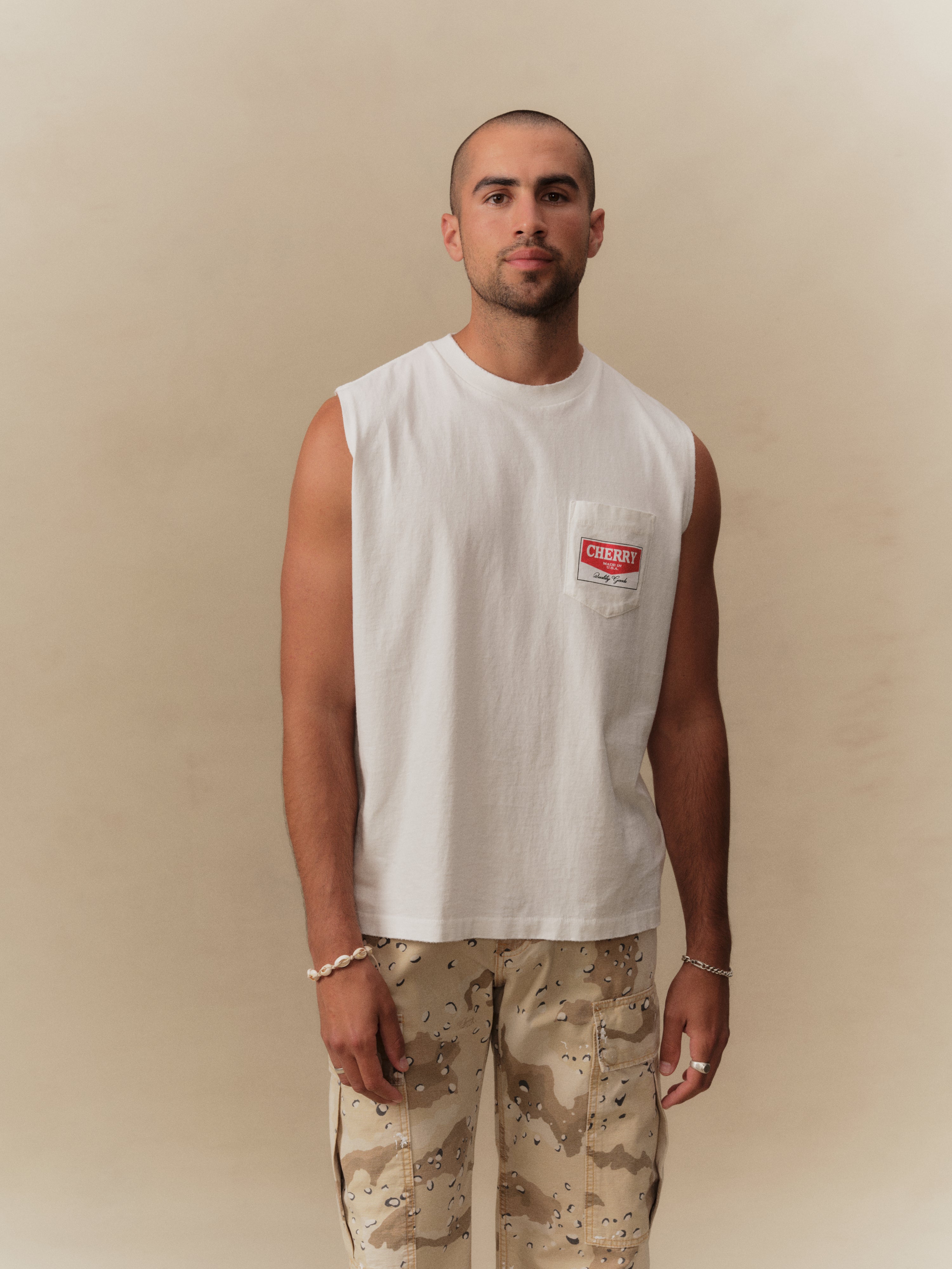 Chevron Logo Running Shirt (Vintage White)