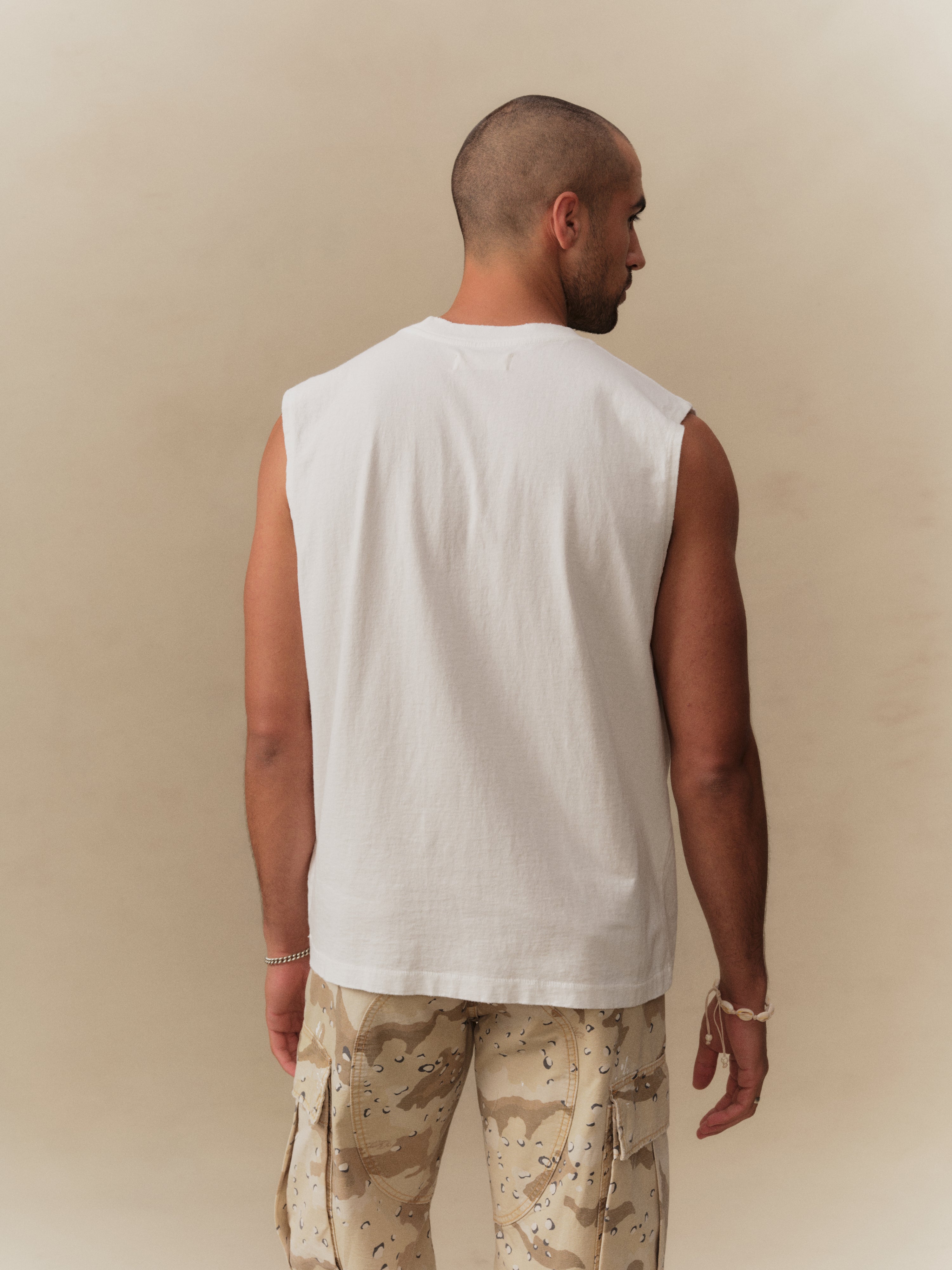 Chevron Logo Running Shirt (Vintage White)