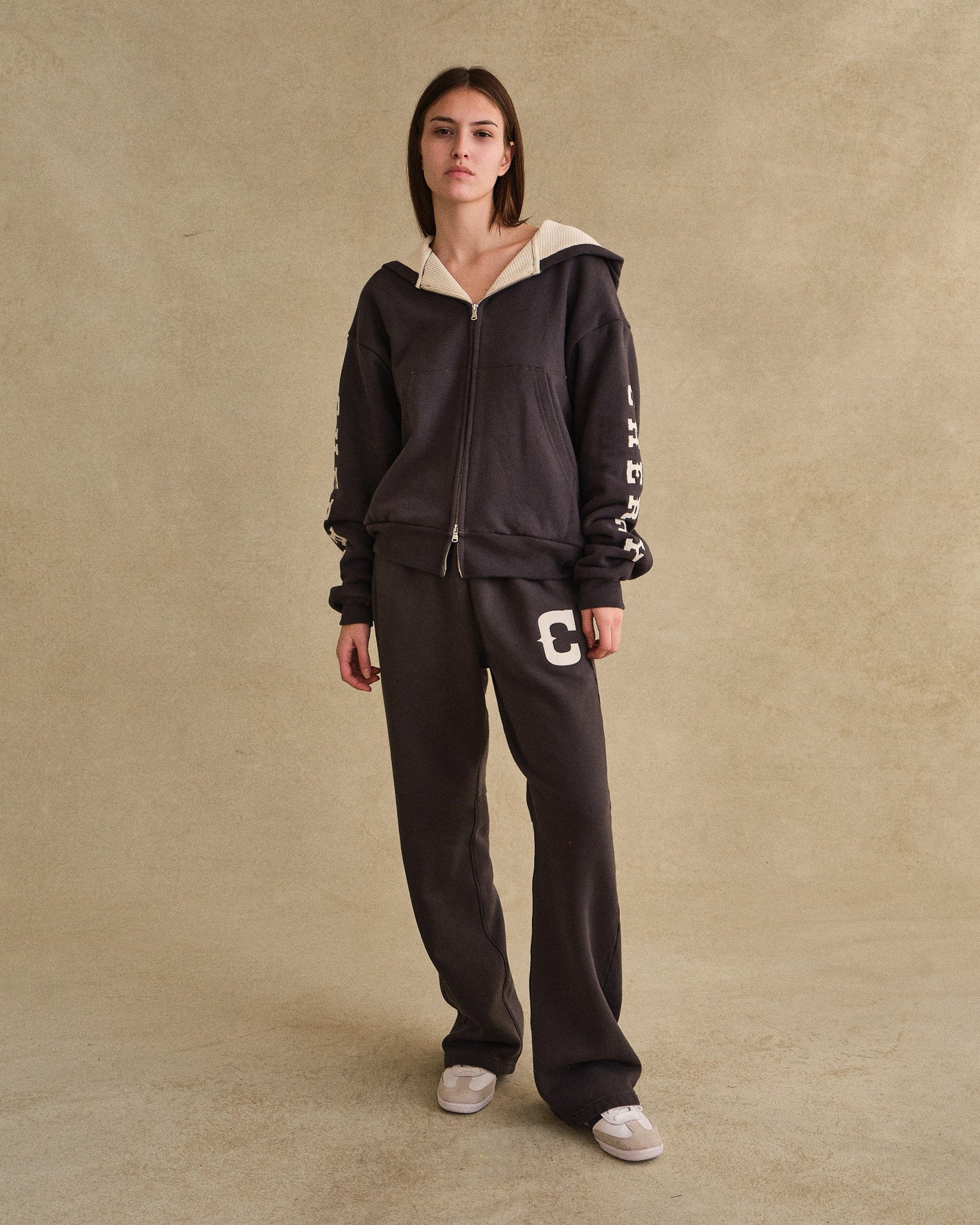Thermal Zip-Up Hoodie (Black) – CHERRY LA