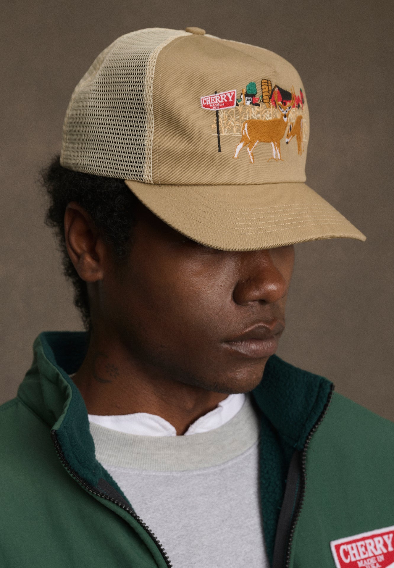 Farm House Trucker (Khaki)