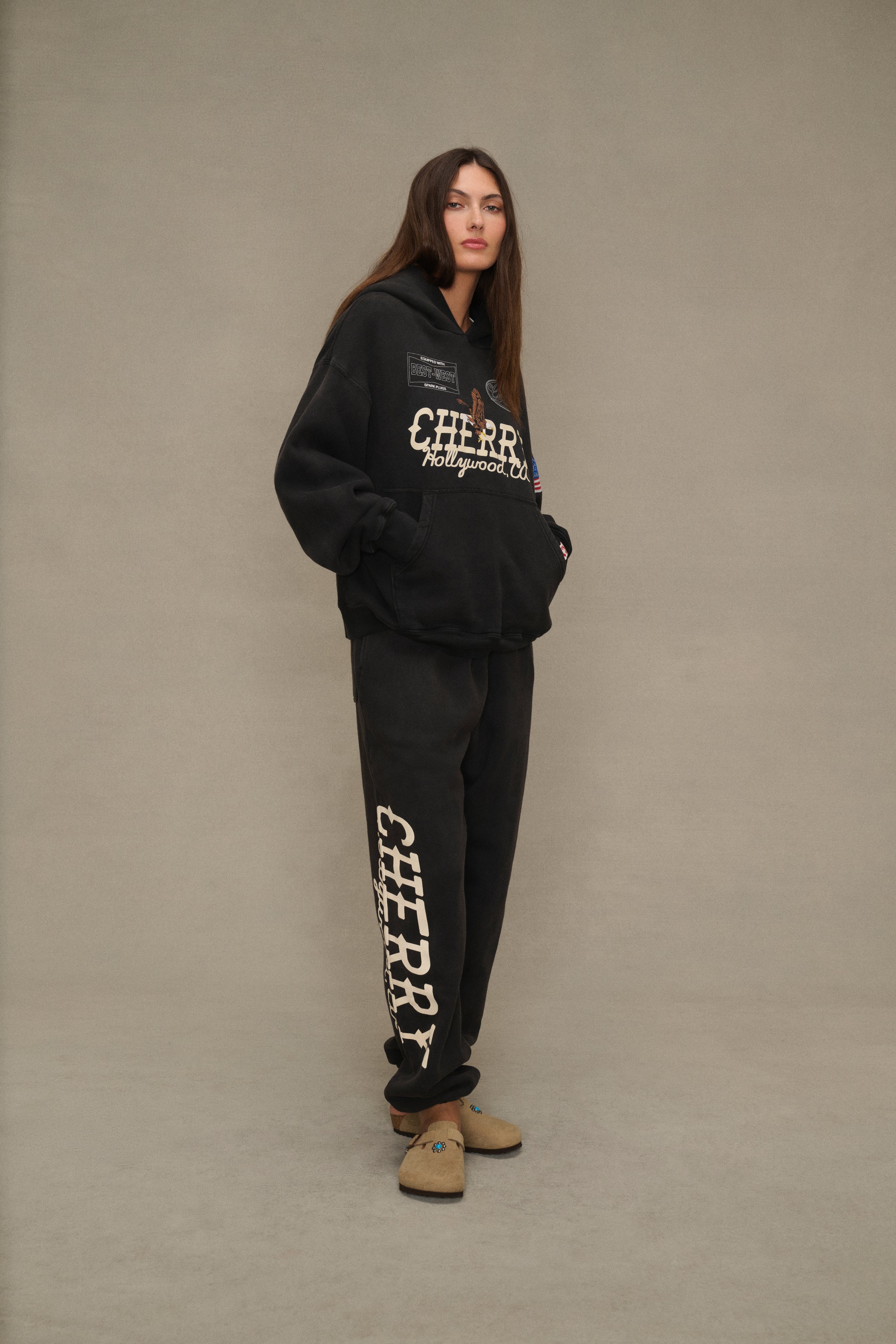 Hollywood Pullover Hoodie (Vintage Black)