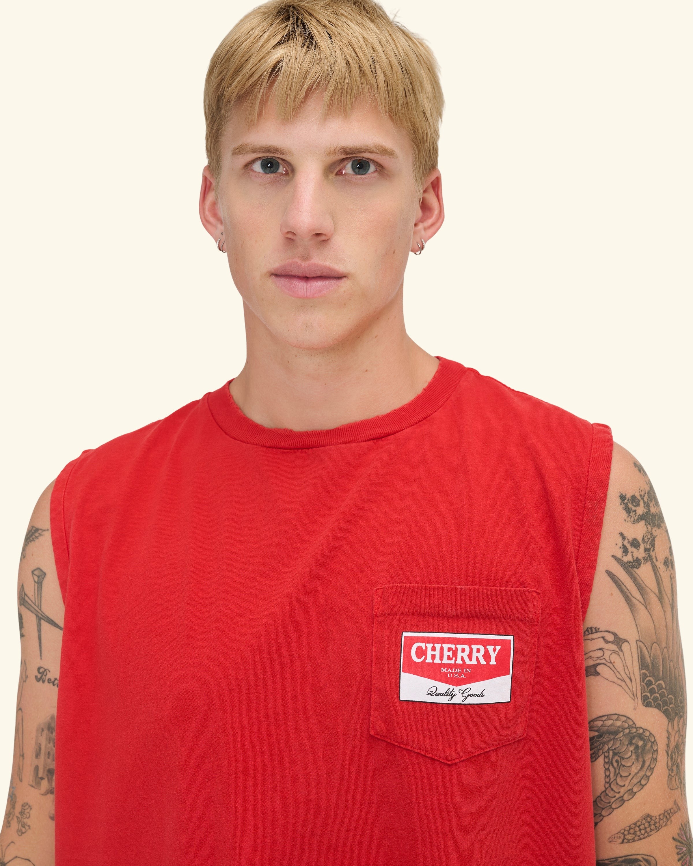 Chevron Logo Pocket Running Shirt (Cherry Red)