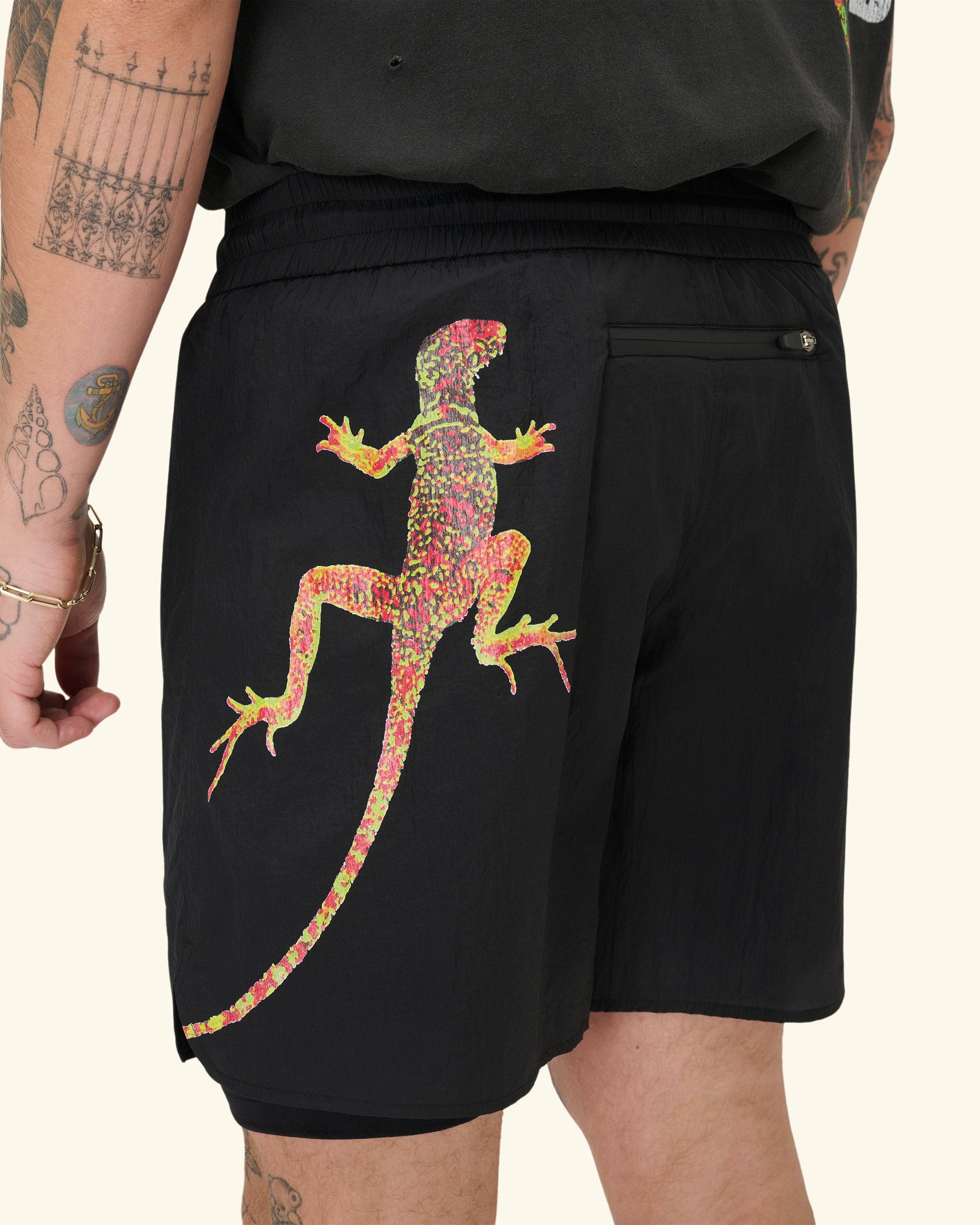Desert Gecko Nylon Running Short (Black) – CHERRY LA